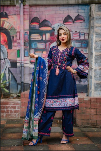 Nilima Embroidered Kurti Set